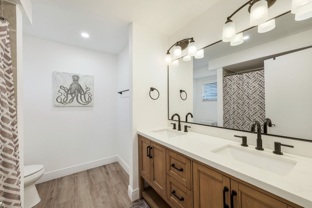 580 105th Ave N, Naples, FL 34108