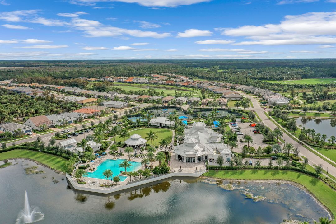 9350 Greyhawk Trl, Naples, FL 34120