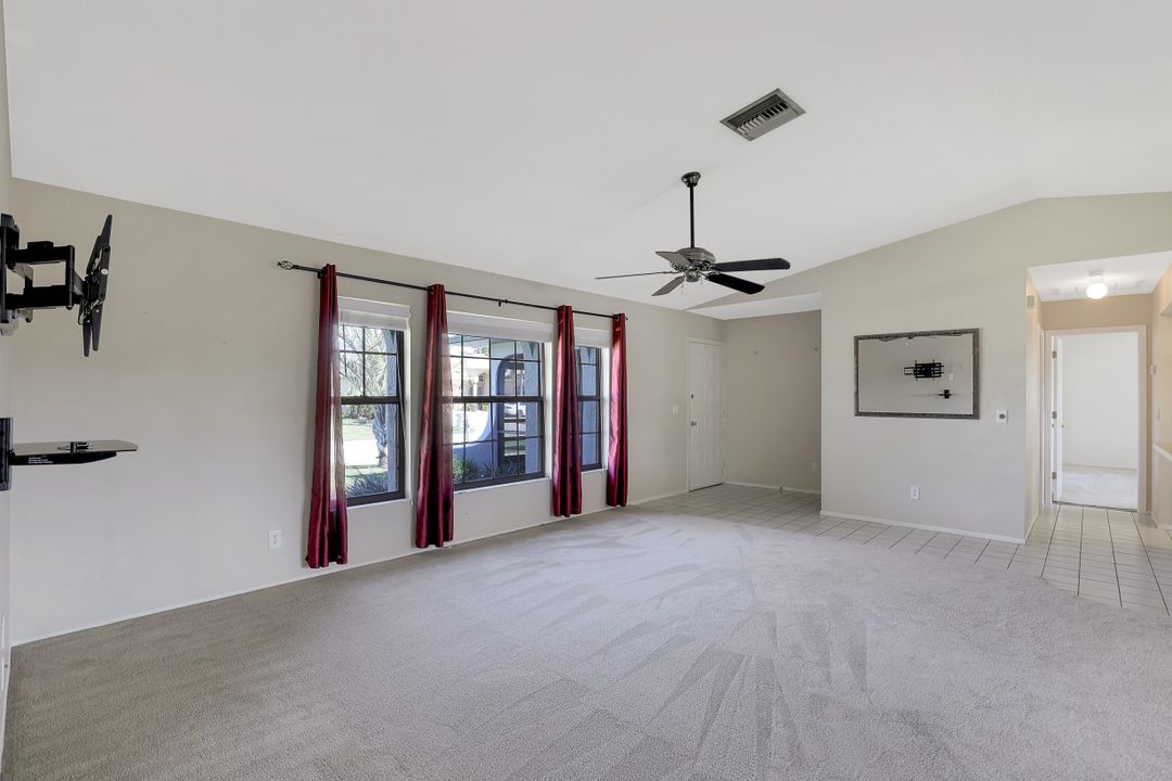 924 SE 15th St, Cape Coral, FL 33990