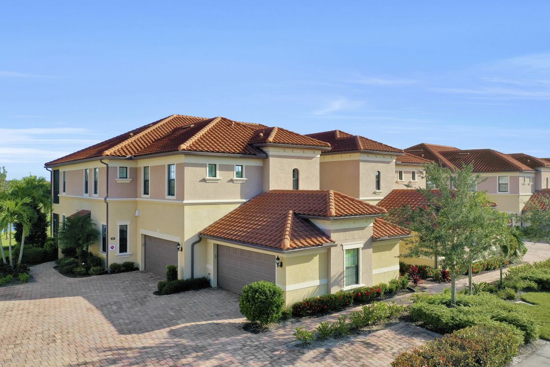 12041 Covent Garden Ct #2204, Naples, FL 34120