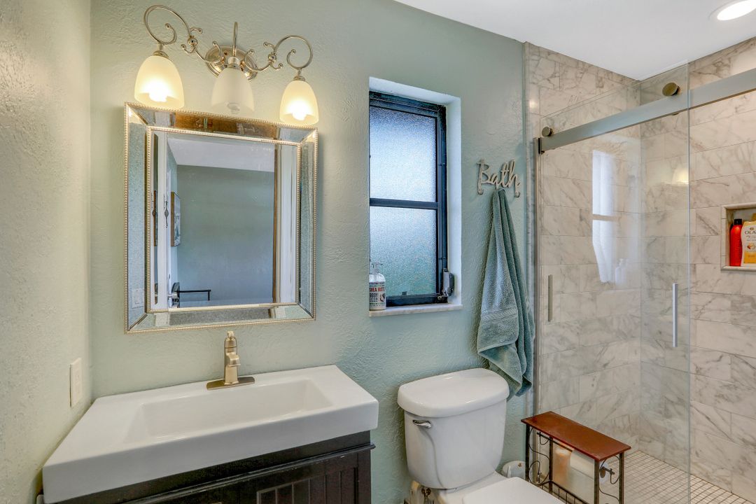 5811 SW 1st Pl, Cape Coral, FL 33914