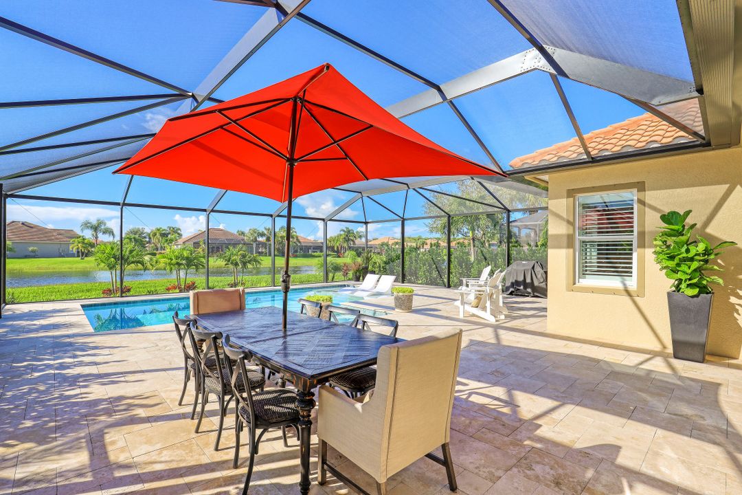 9423 Quarry Dr, Naples, FL 34120