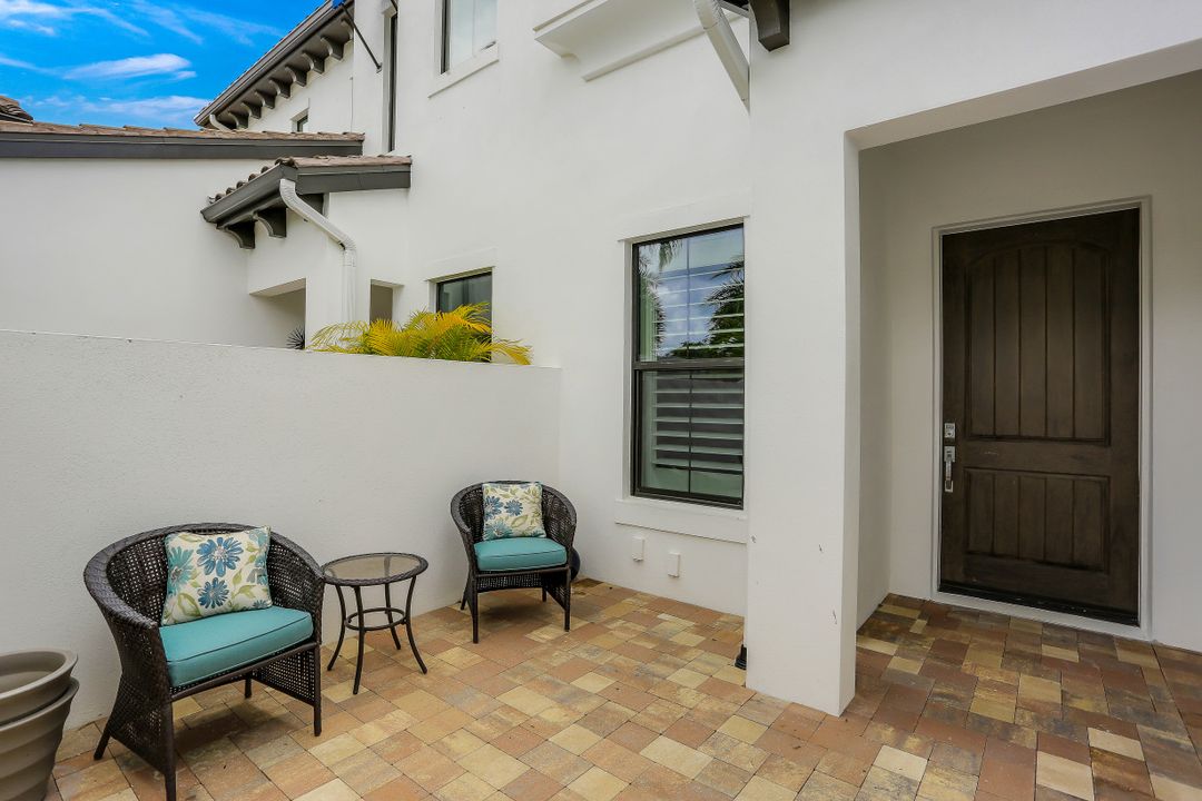 16394 Corsica Way #1-202, Naples, FL 34110