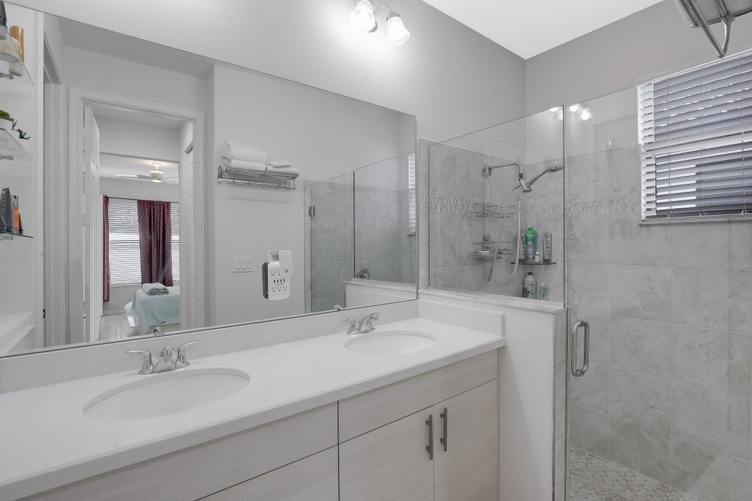 8821 Madrid Cir, Naples, FL 34104