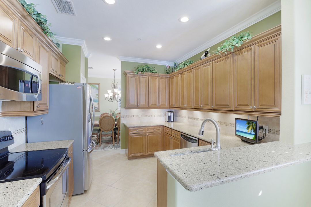 10498 Smoke House Bay Dr #201, Naples, FL 34120