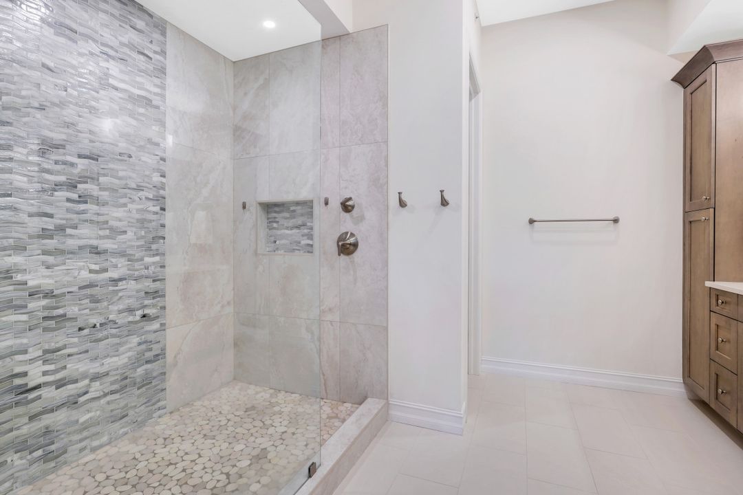 840 Sailaway Ln #103, Naples, FL 34108