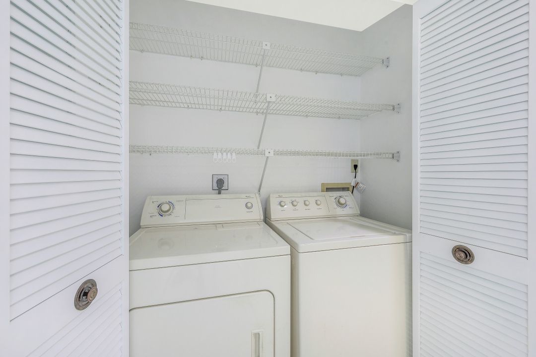 606 Kings Way, Naples, FL 34104