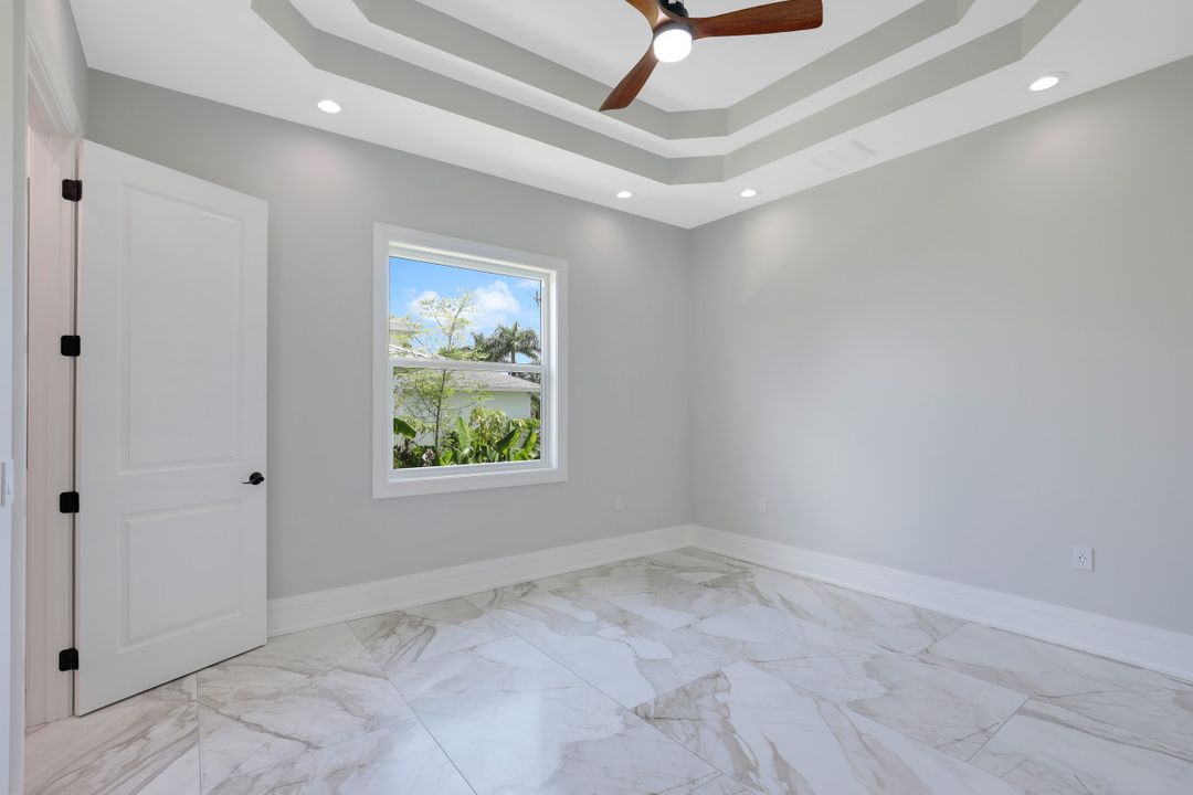 5333 Bayshore Ave, Cape Coral, FL 33904