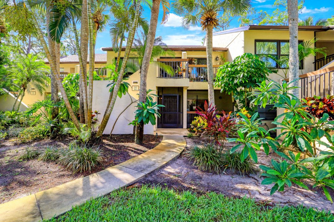 1812 Kings Lake Blvd #103, Naples, FL 34112