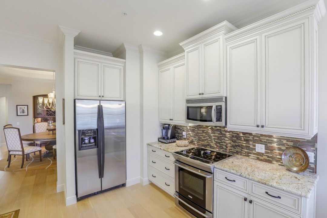 9201 Quartz Ln Apt 201 #201, Naples, FL 34120