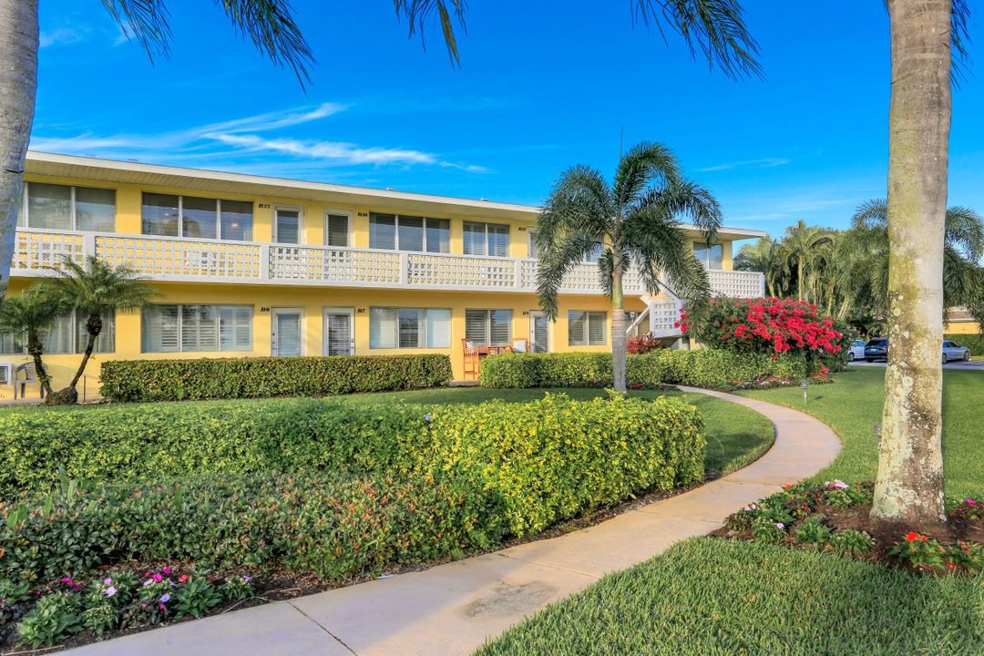 473 12th Ave S #B-9, Naples, FL 34102