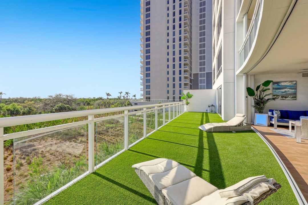 13915 Old Coast Rd #305, Naples, FL 34110