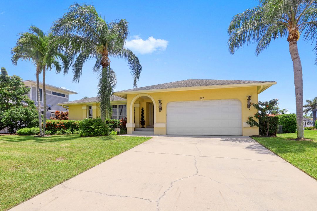 725 Plantation Ct, Marco Island, FL 34145