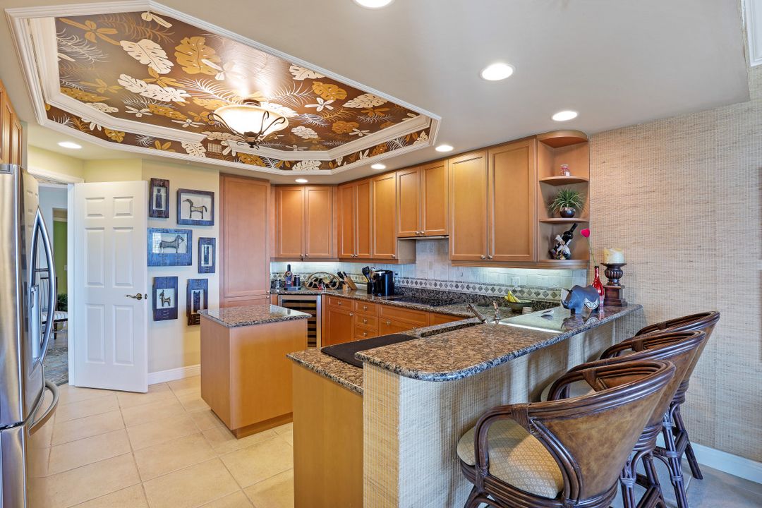 445 Cove Tower Dr #1402, Naples, FL 34110