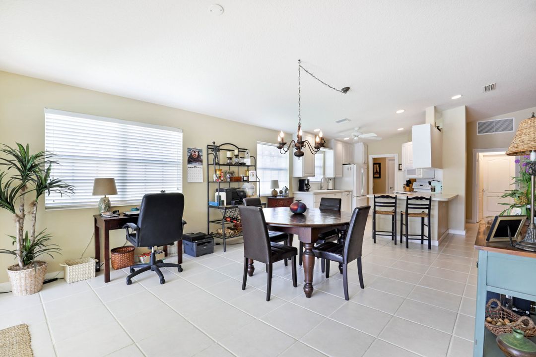 4209 St George Ln, Naples, FL 34119