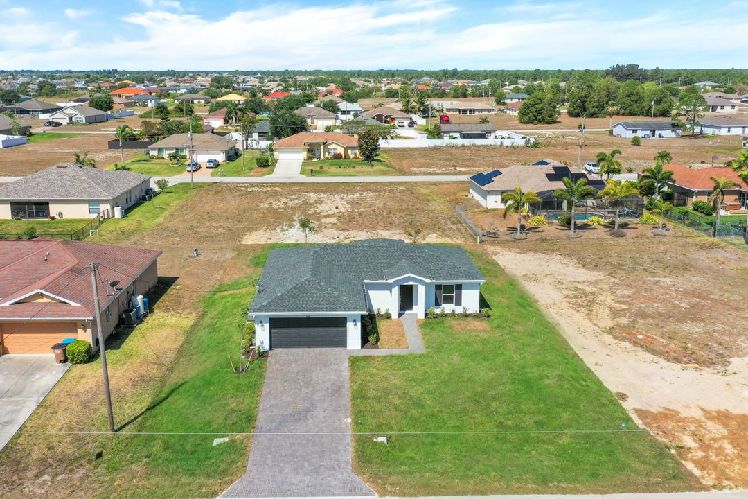 2604 NE 5th Ave, Cape Coral, FL 33909