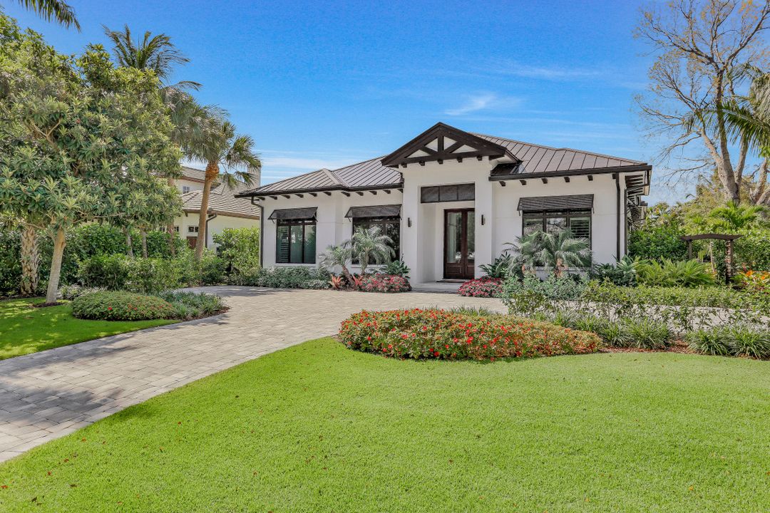 500 First Ave N, Naples, FL 34102