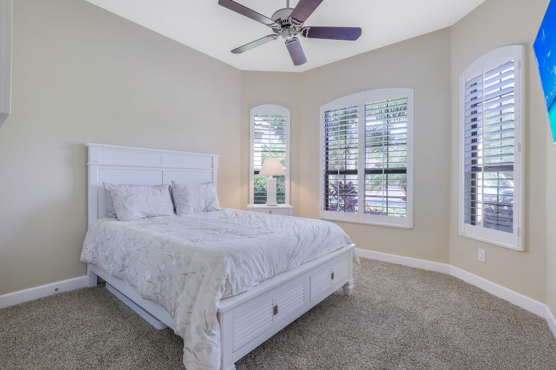 9366 Isla Bella Cir, Bonita Springs, FL 34135