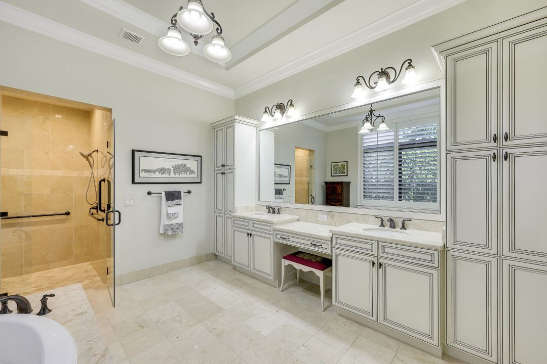 2351 Traditions Ct, Naples, FL 34105
