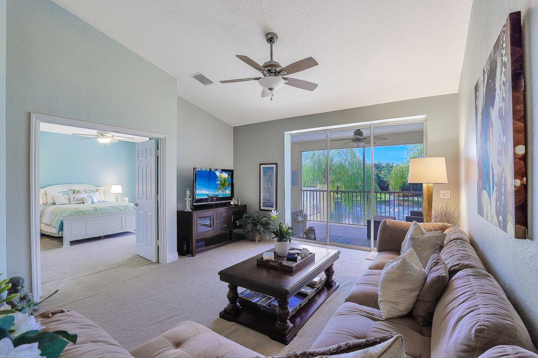 2120 Cay Lagoon Dr #223, Naples, FL 34109