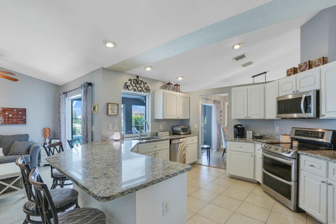 1021 NW 43rd Ave, Cape Coral, FL 33993