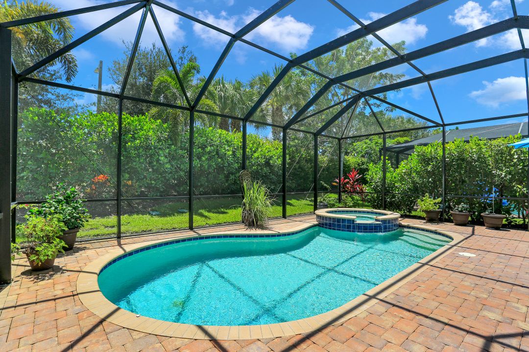 3578 Beaufort Ct, Naples, FL 34119