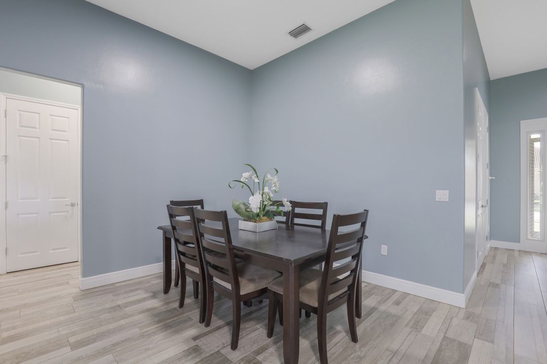 2058 Mandarin Ln, Naples, FL 34120