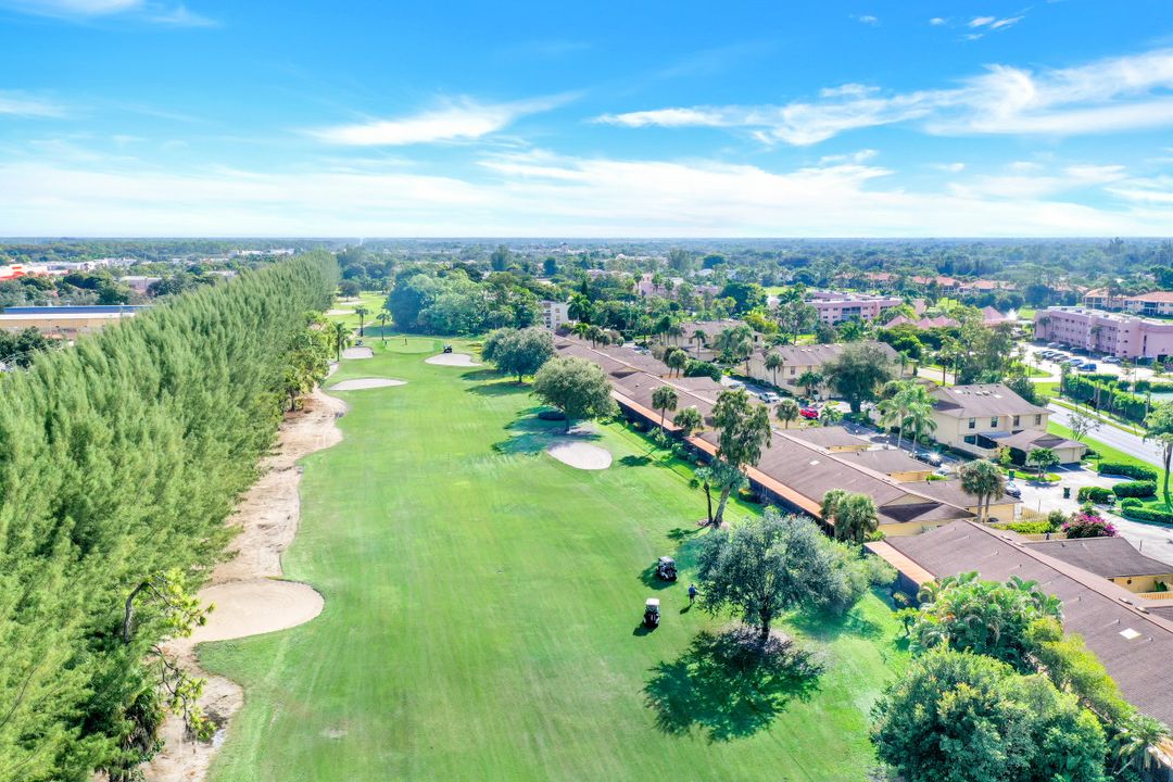 127 Forest Lakes Blvd, Naples, FL 34105