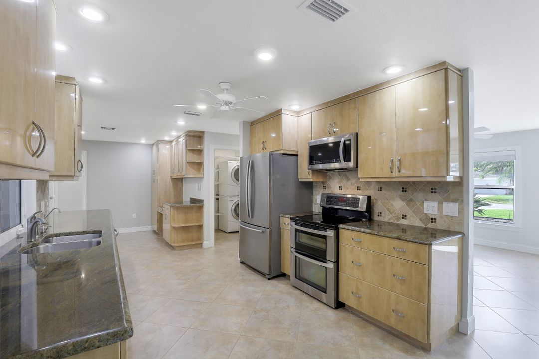 128 Coral Vine Dr, Naples, FL 34110