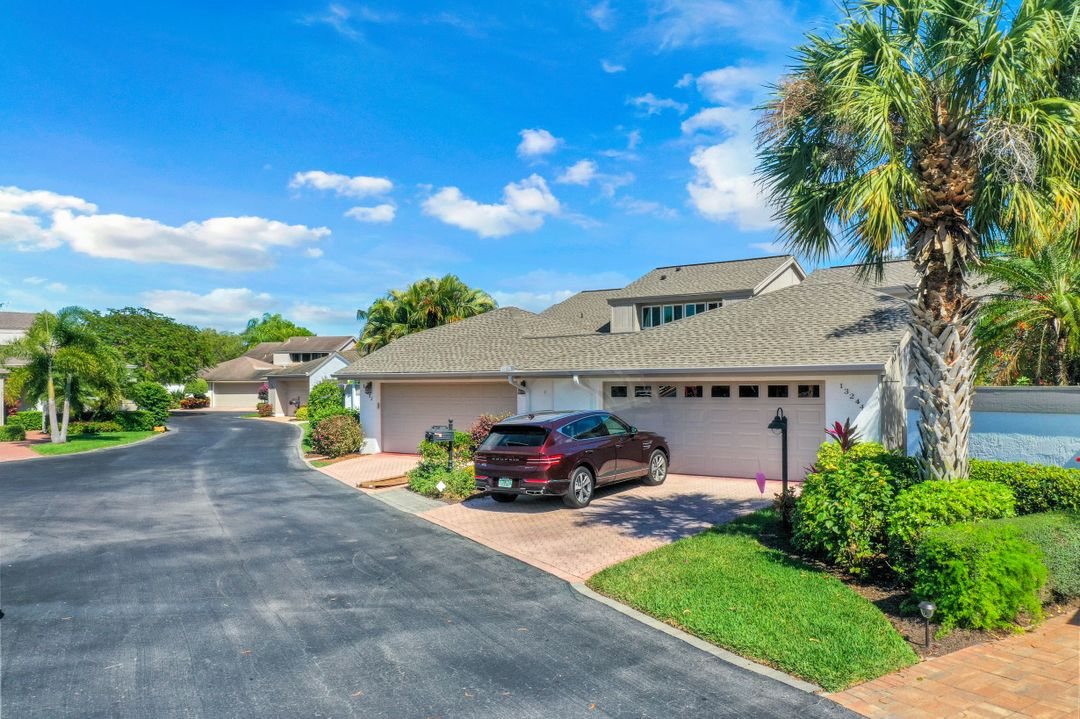 13244 Wedgefield Dr, Naples, FL 34110