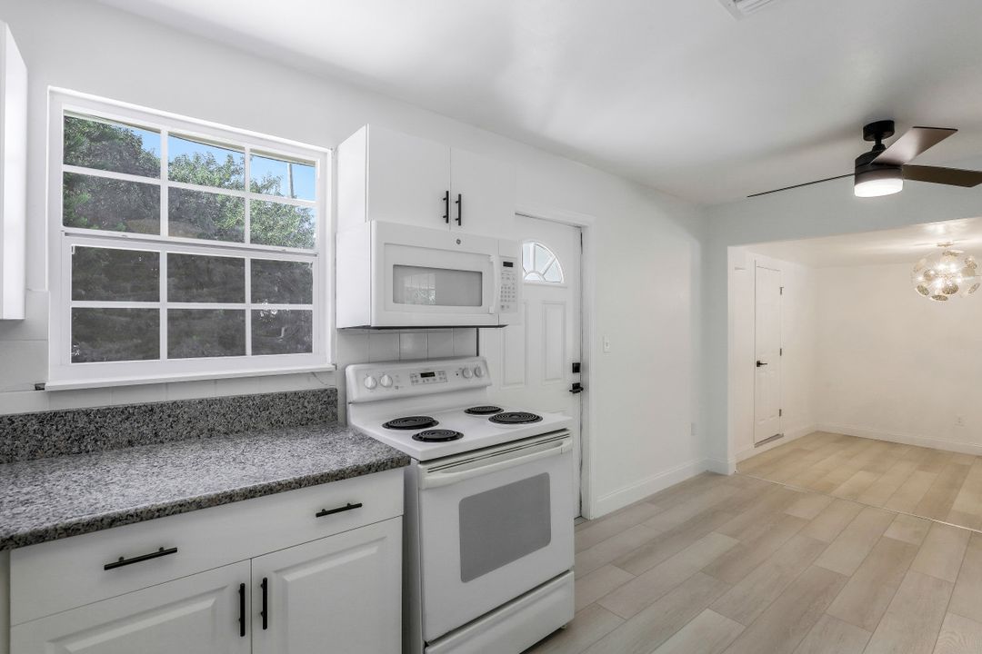 3409 Goldie Ln, Naples, FL 34112