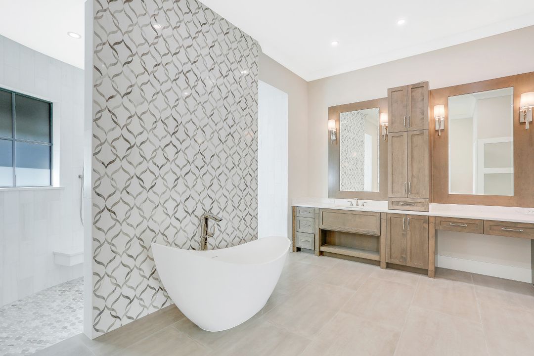 6435 Sable Ridge Ln, Naples, FL 34109