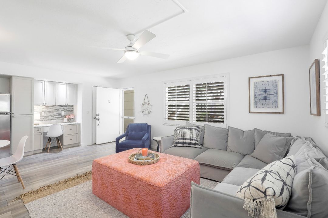 780 10th Ave S #6, Naples, FL 34102