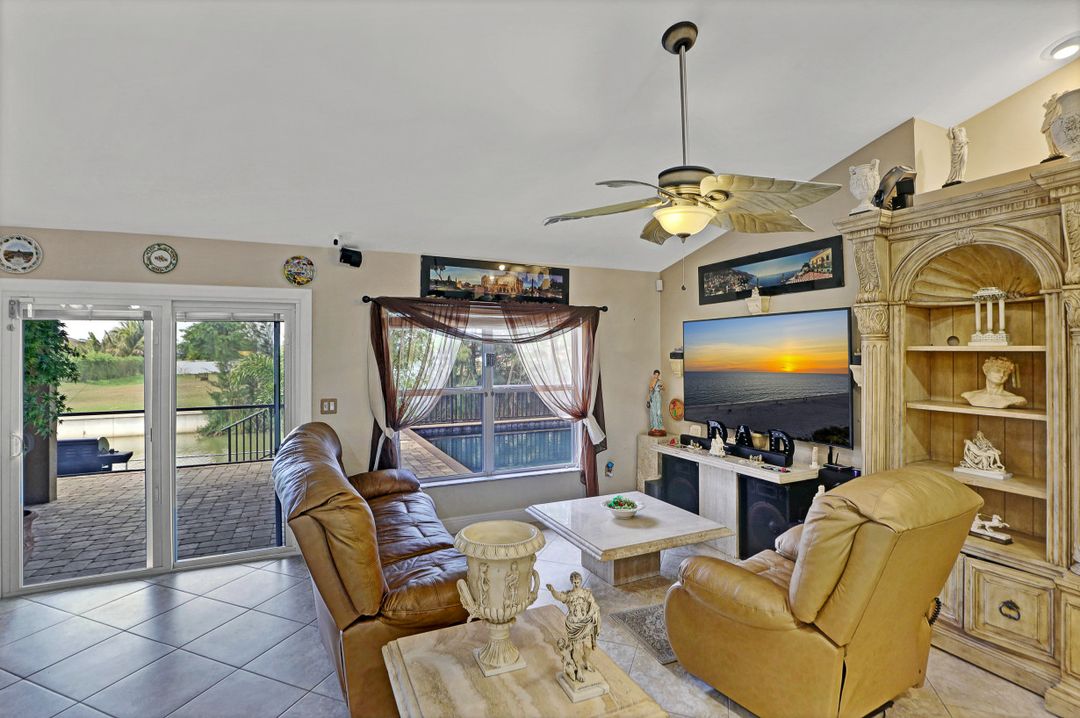 1218 SW 18th Ave, Cape Coral, FL 33991