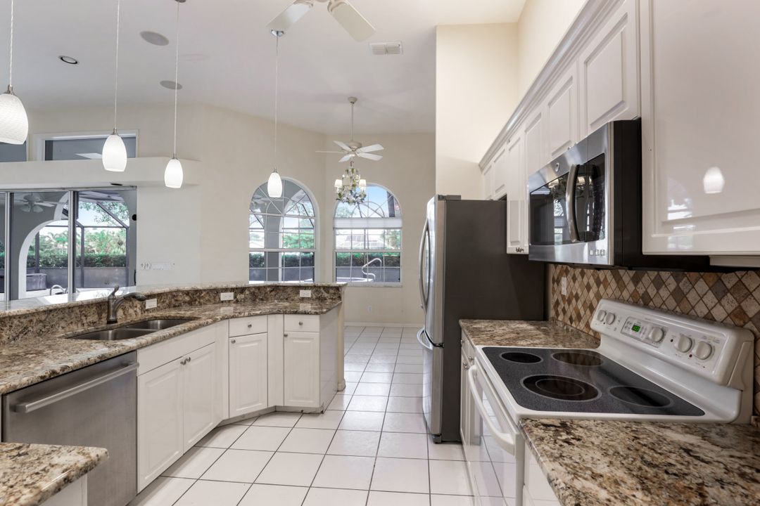 9926 Ortega Ln, Bonita Springs, FL 34135