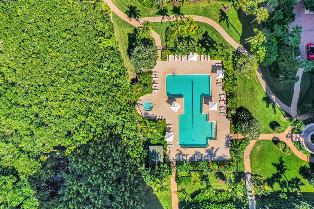 40 Seagate Dr #501, Naples, FL 34103