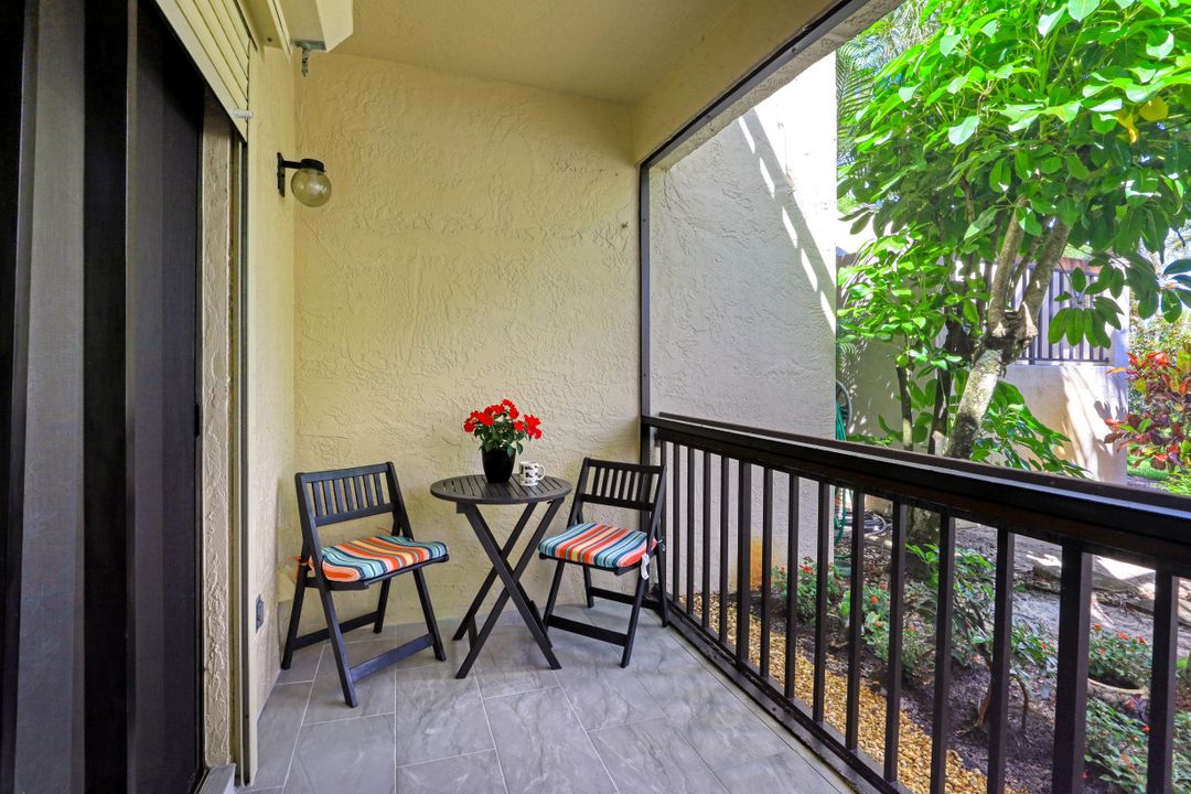 1812 Kings Lake Blvd #103, Naples, FL 34112