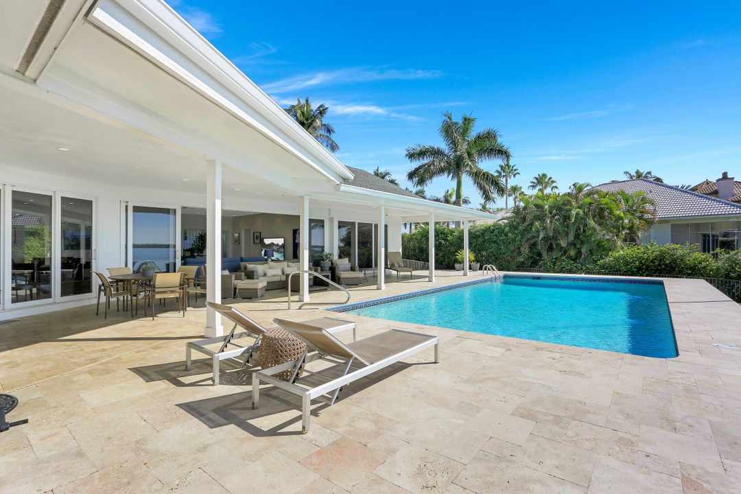 1028 W Inlet Dr, Marco Island, FL 34145