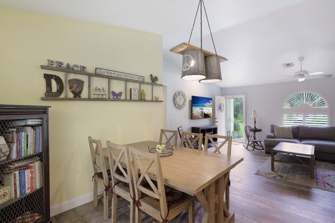 560 4th St NE, Naples, FL 34120