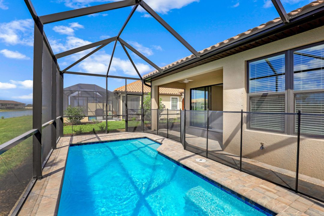 15223 Tolmino St, Naples, FL 34114