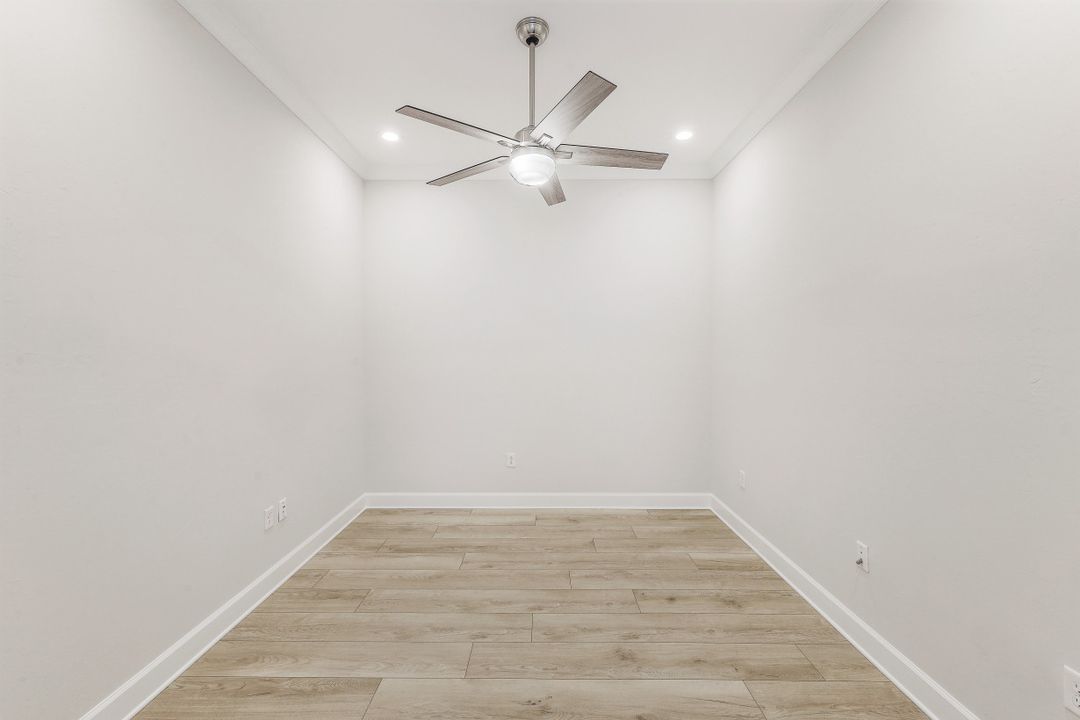 7007 Dominica Dr, Naples, FL 34113