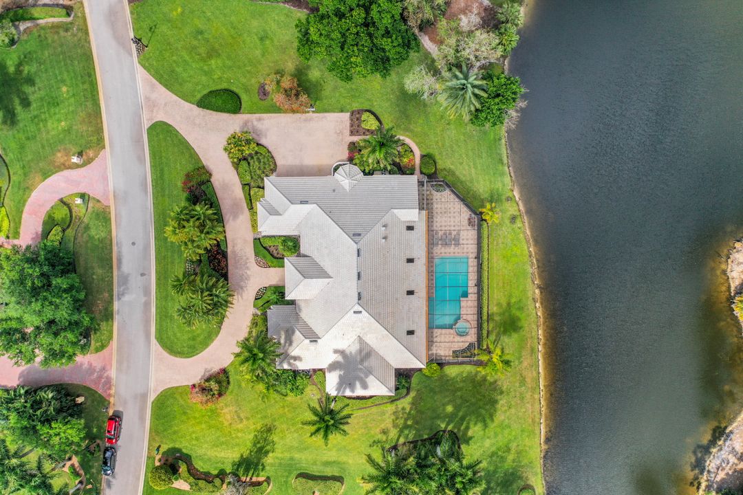 4501 Silver Fox Dr, Naples, FL 34119