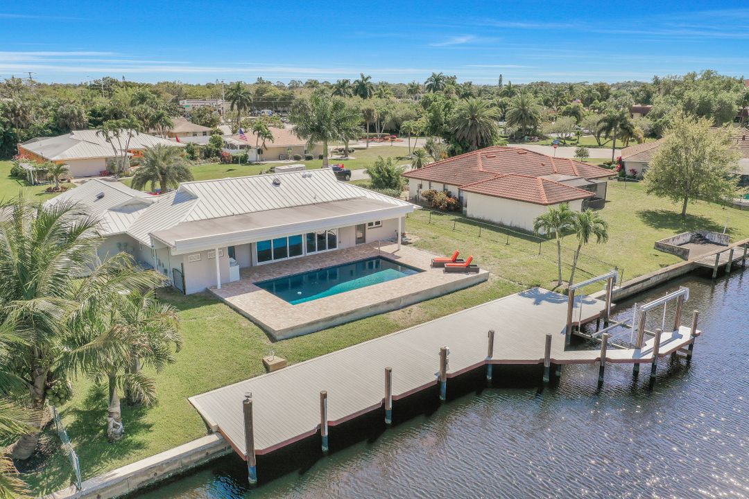 6572 E Town and River Rd, Fort Myers, FL 33919