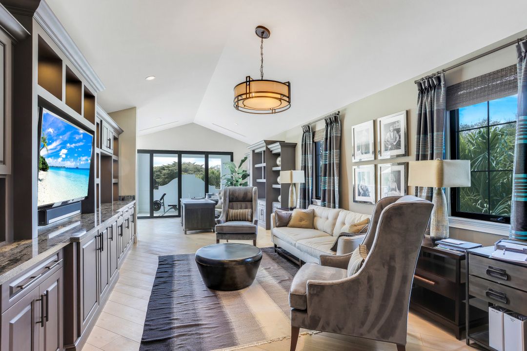 16904 Fairgrove Way, Naples, FL 34110