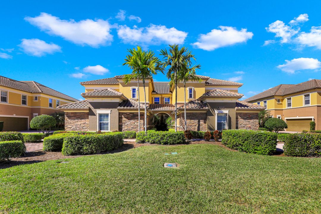 9512 Ironstone Terrace #201, Naples, FL 34120