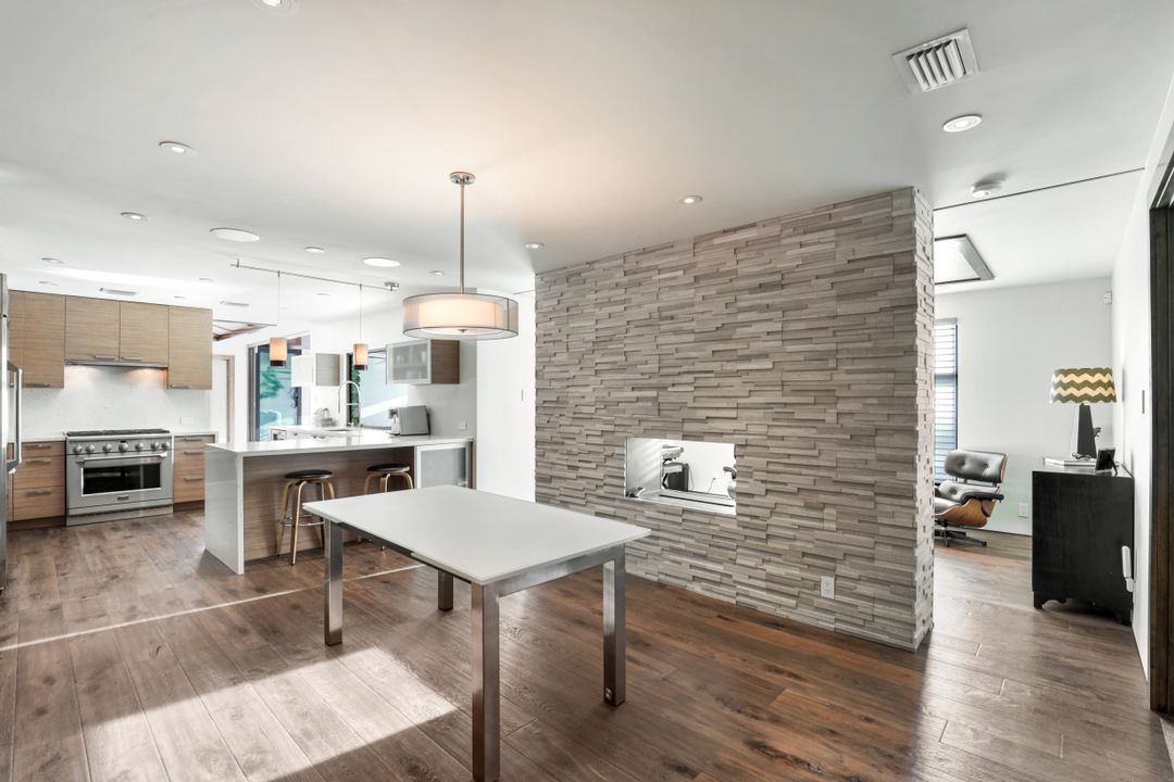 615 Carica Rd, Naples, FL 34108