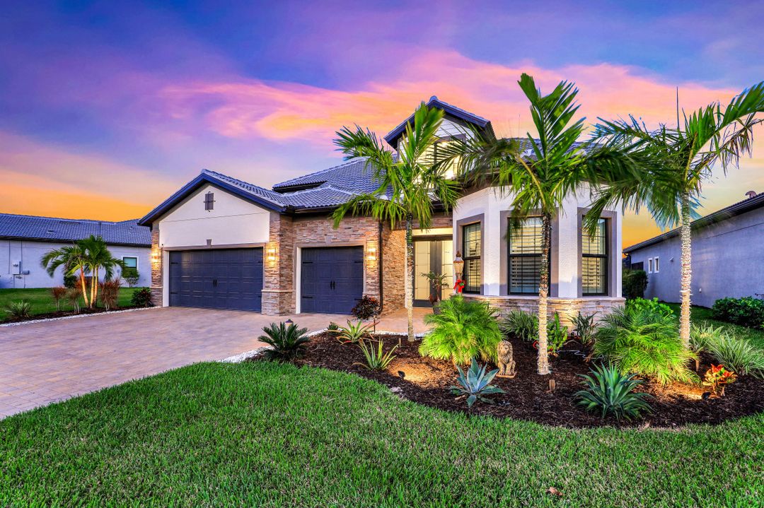 19617 Waterman Ct, Miromar Lakes, FL 33913