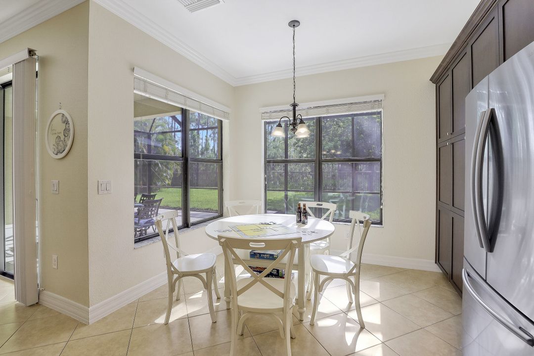 3896 Gibralter Dr, Naples, FL 34119