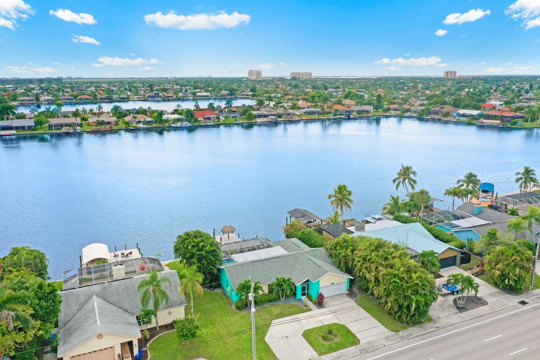 614 Cape Coral Pkwy W, Cape Coral, FL 33914