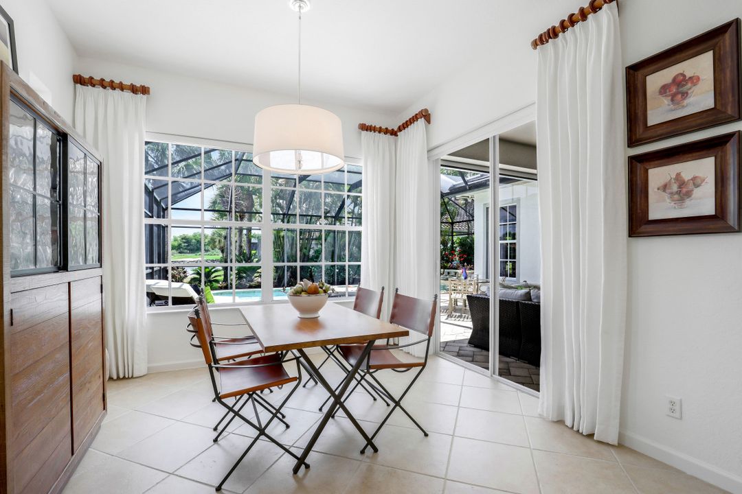 9150 Quartz Ln, Naples, FL 34120